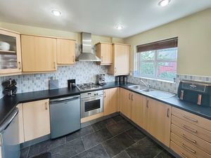 Kitchen- click for photo gallery